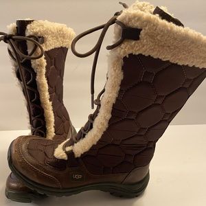 UGG Australia Women's All Weather-proof Capstone Snow Boots Brown size 6